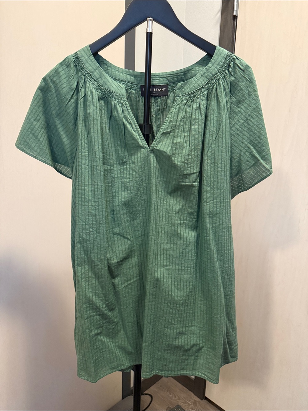 Lane Bryant Green Lightweight Pintuck Tunic